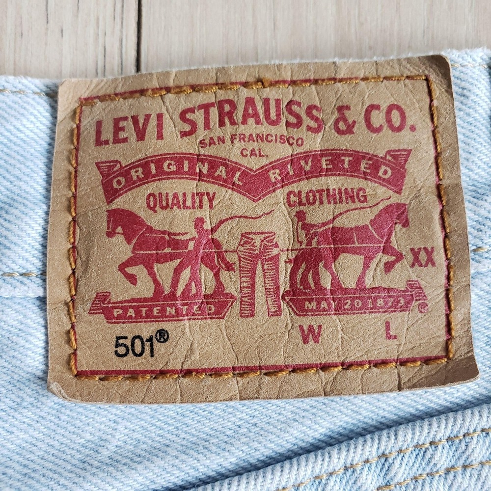 Levi's 501 Jeans Womens 24x30 Blue Light Wash Straight Leg Denim Classic Casual - Picture 3 of 9